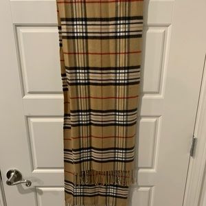 Cashmere scarf made in Scotland